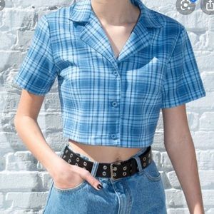 BRANDY MELVILLE CROPPED PLAID BUTTON UP